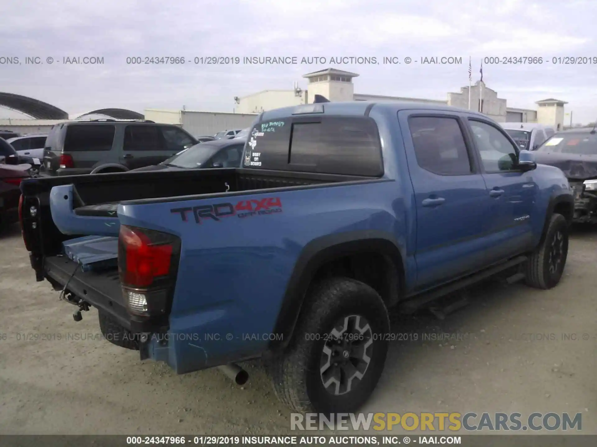 4 Фотография поврежденного автомобиля 3TMCZ5AN8KM202384 TOYOTA TACOMA 2019