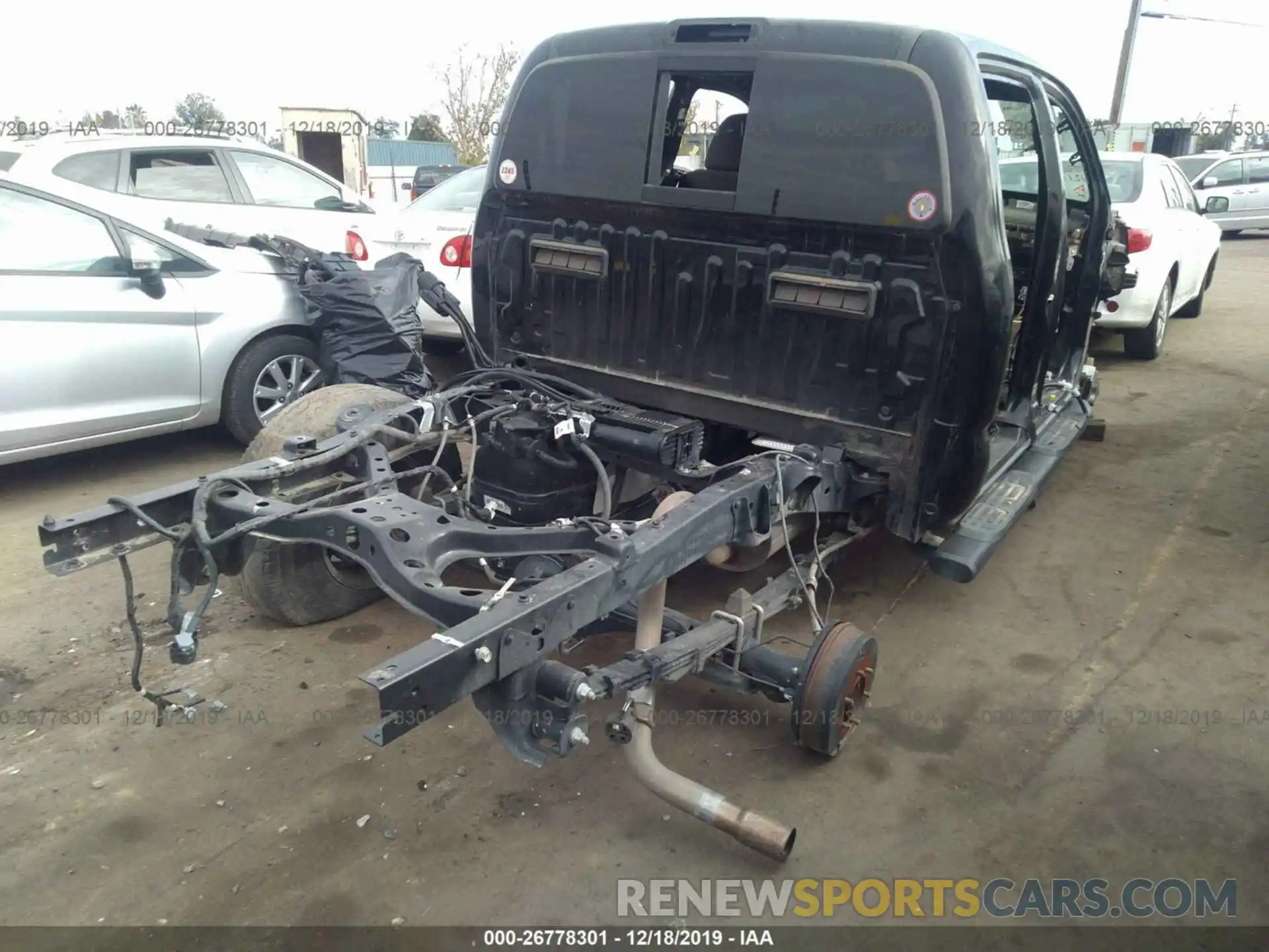 4 Photograph of a damaged car 3TMCZ5AN8KM208833 TOYOTA TACOMA 2019