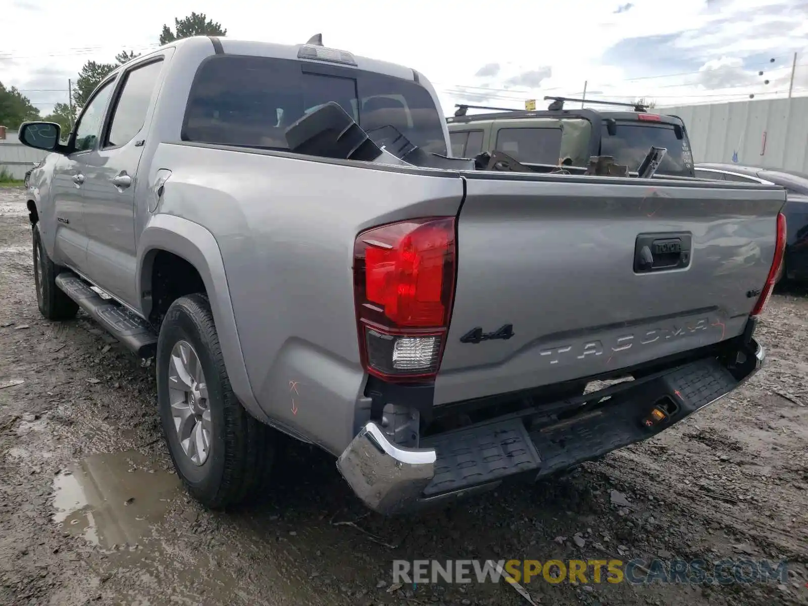 3 Photograph of a damaged car 3TMCZ5AN8KM210047 TOYOTA TACOMA 2019