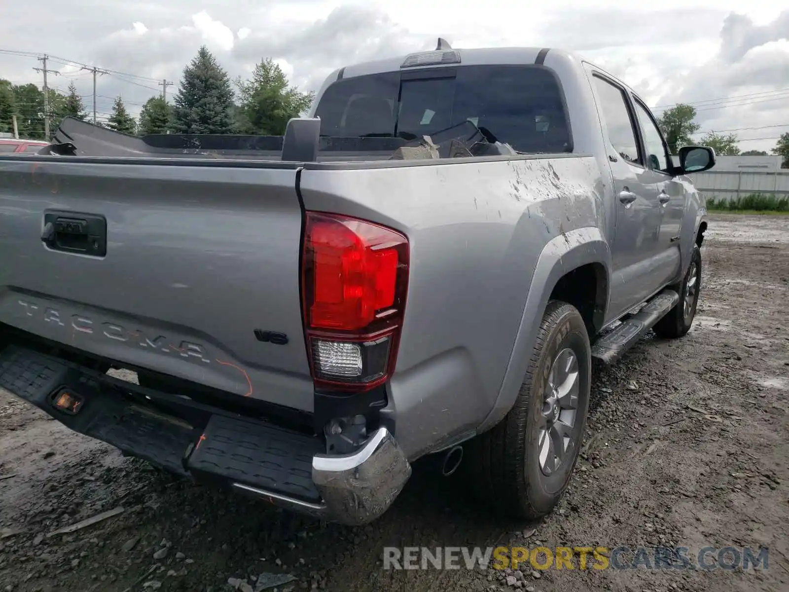 4 Photograph of a damaged car 3TMCZ5AN8KM210047 TOYOTA TACOMA 2019