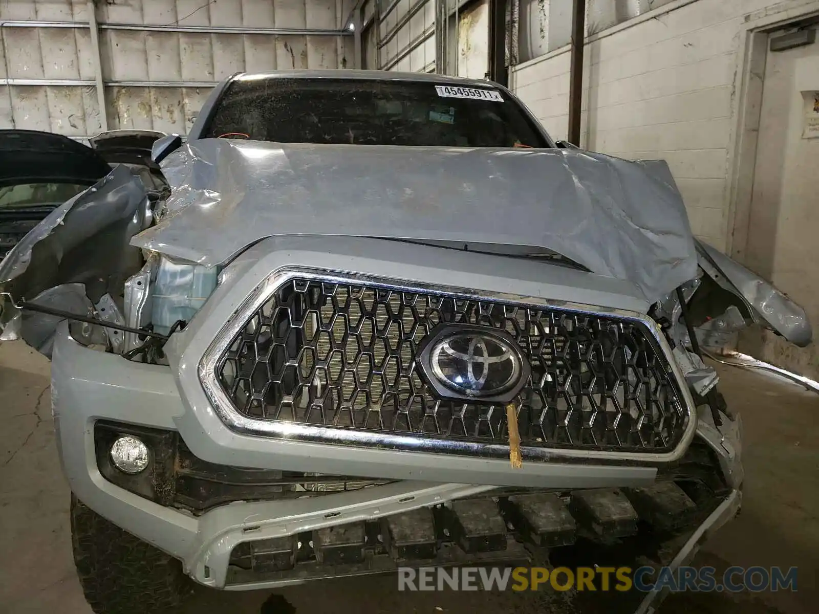 9 Photograph of a damaged car 3TMCZ5AN8KM212168 TOYOTA TACOMA 2019