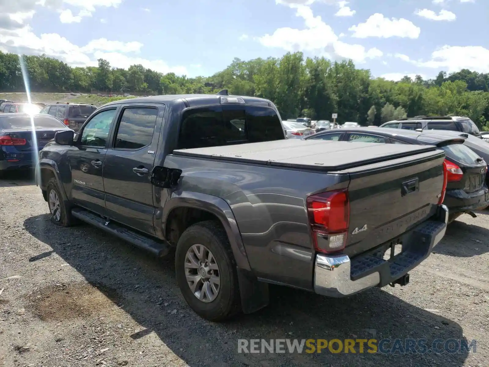 3 Photograph of a damaged car 3TMCZ5AN8KM214213 TOYOTA TACOMA 2019