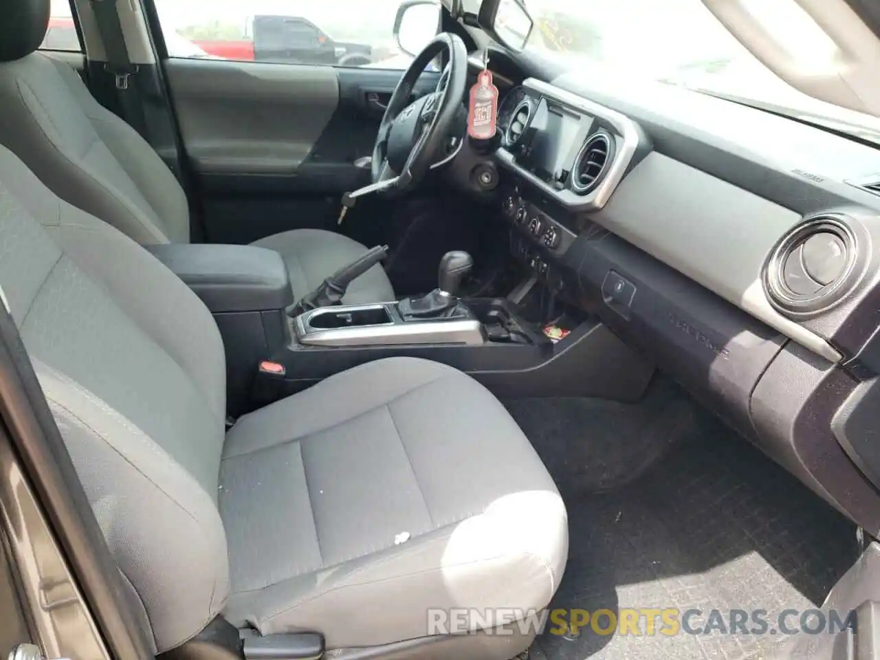 5 Photograph of a damaged car 3TMCZ5AN8KM224045 TOYOTA TACOMA 2019