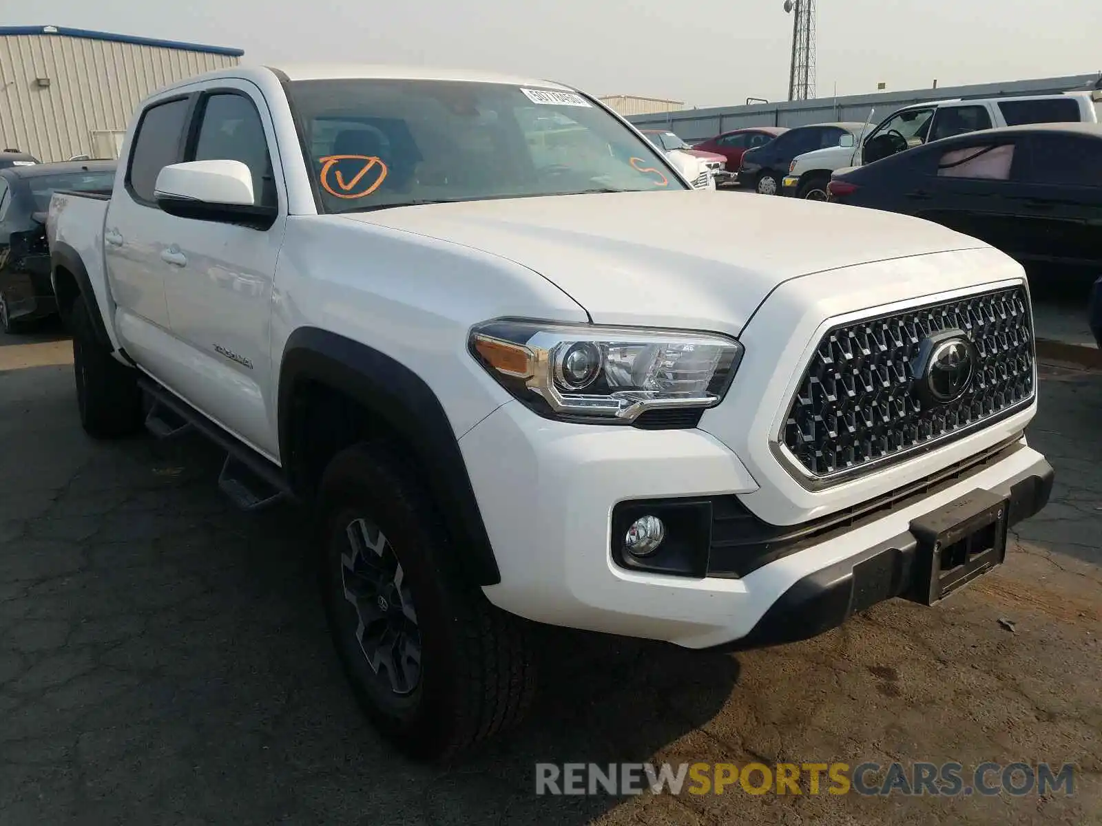 1 Photograph of a damaged car 3TMCZ5AN8KM229584 TOYOTA TACOMA 2019