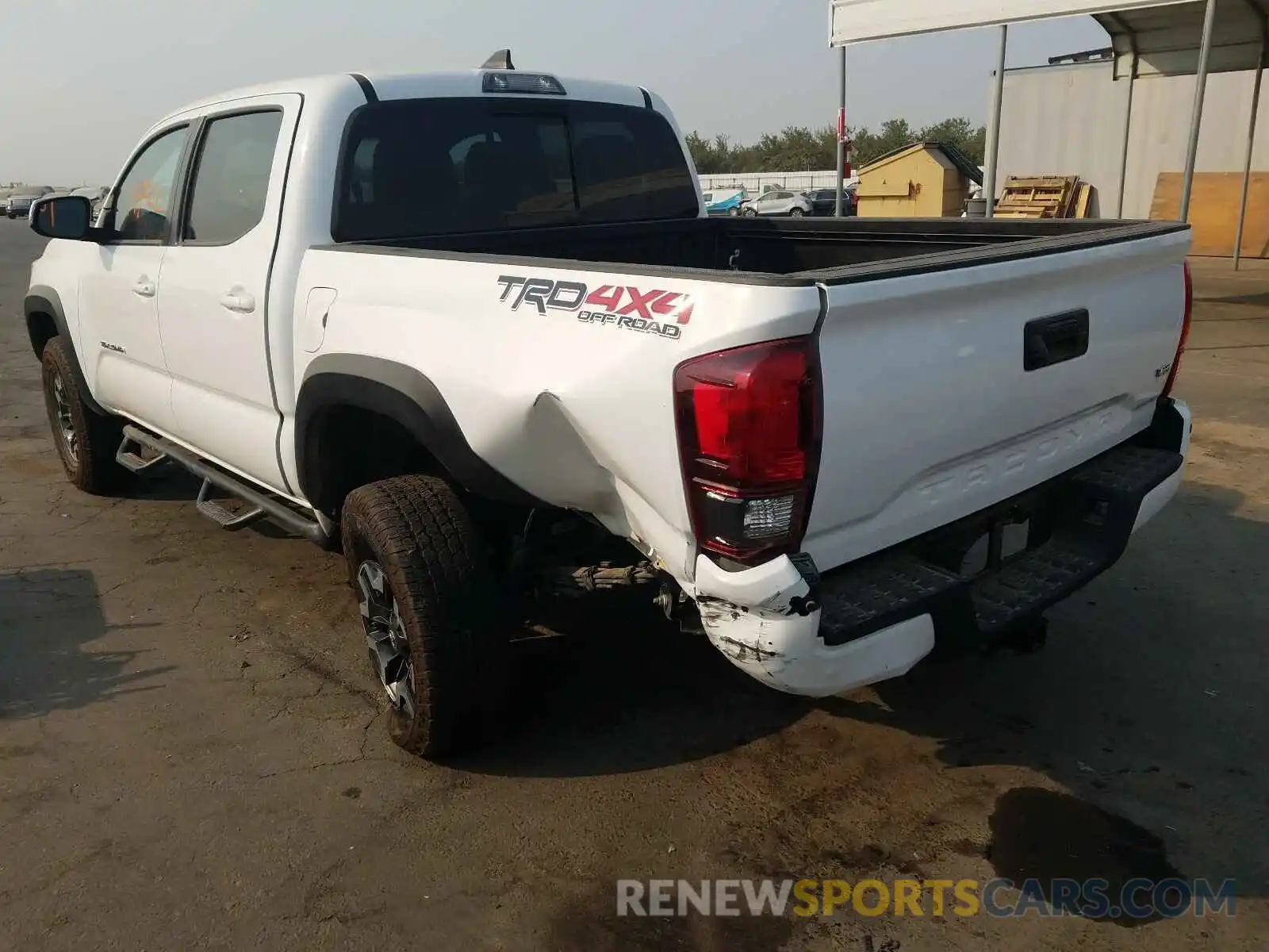 3 Photograph of a damaged car 3TMCZ5AN8KM229584 TOYOTA TACOMA 2019