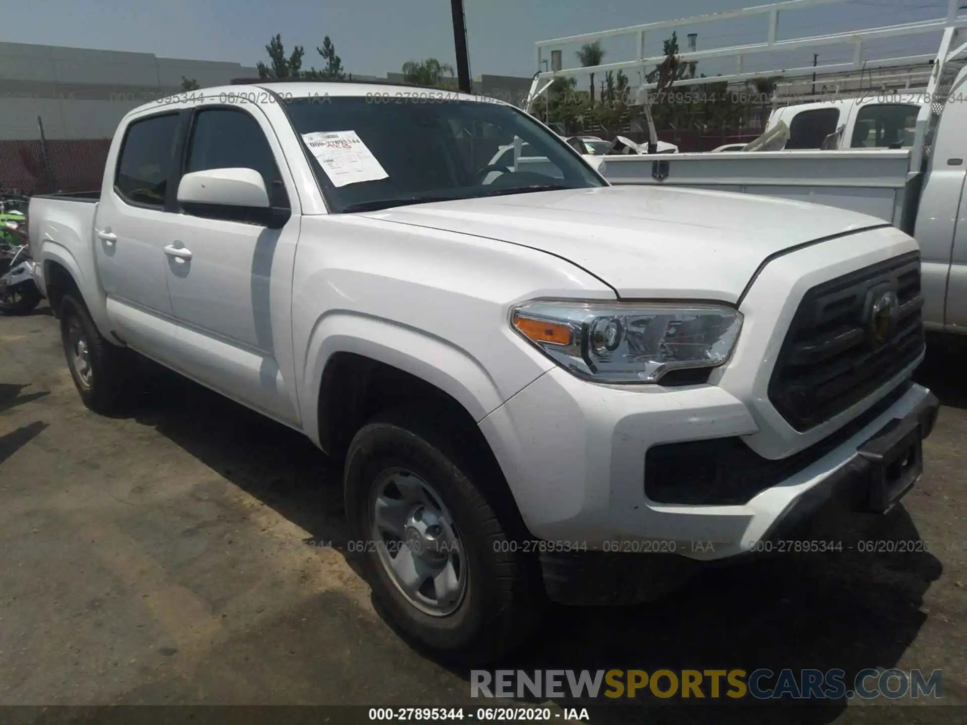 1 Photograph of a damaged car 3TMCZ5AN8KM230198 TOYOTA TACOMA 2019