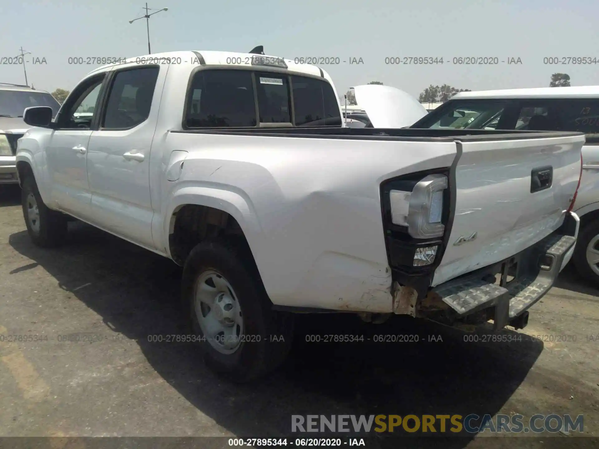 3 Фотография поврежденного автомобиля 3TMCZ5AN8KM230198 TOYOTA TACOMA 2019