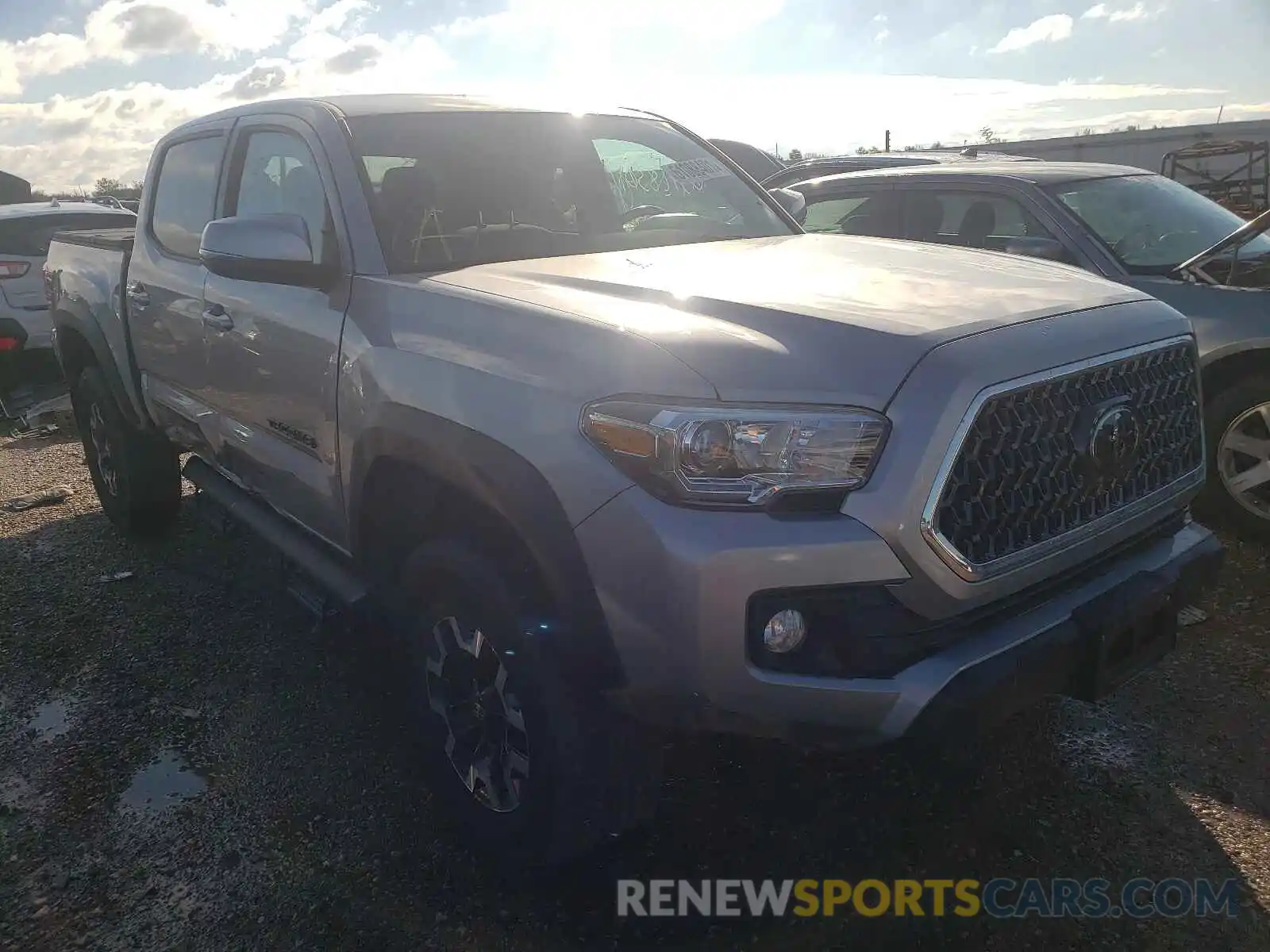 1 Photograph of a damaged car 3TMCZ5AN8KM230752 TOYOTA TACOMA 2019