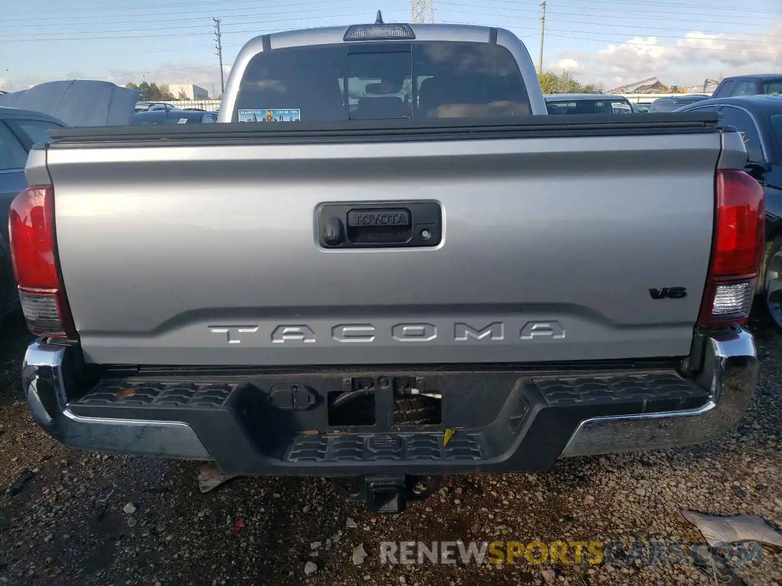 9 Photograph of a damaged car 3TMCZ5AN8KM230752 TOYOTA TACOMA 2019