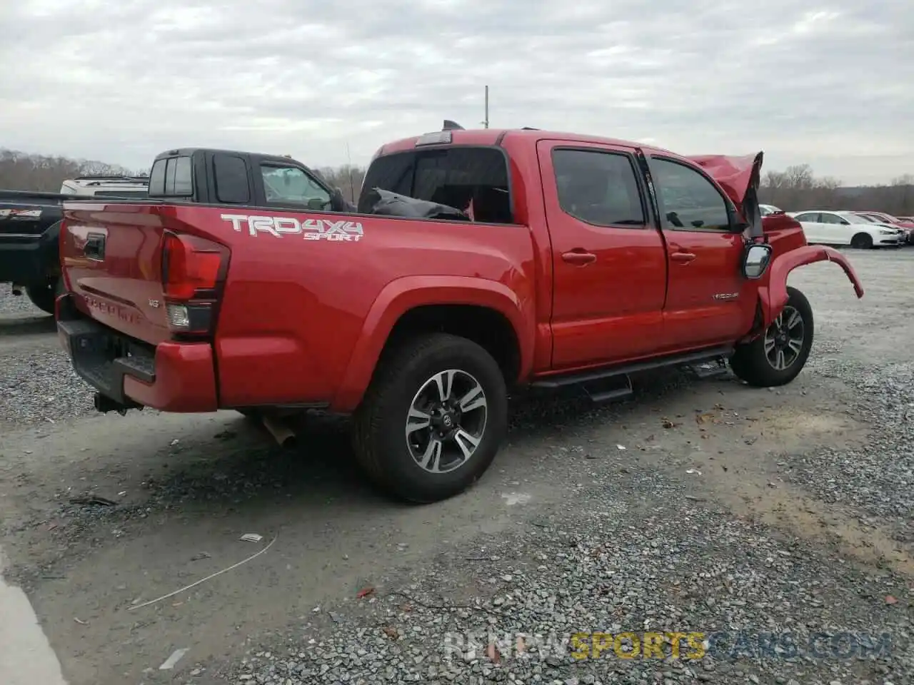 4 Photograph of a damaged car 3TMCZ5AN8KM235031 TOYOTA TACOMA 2019