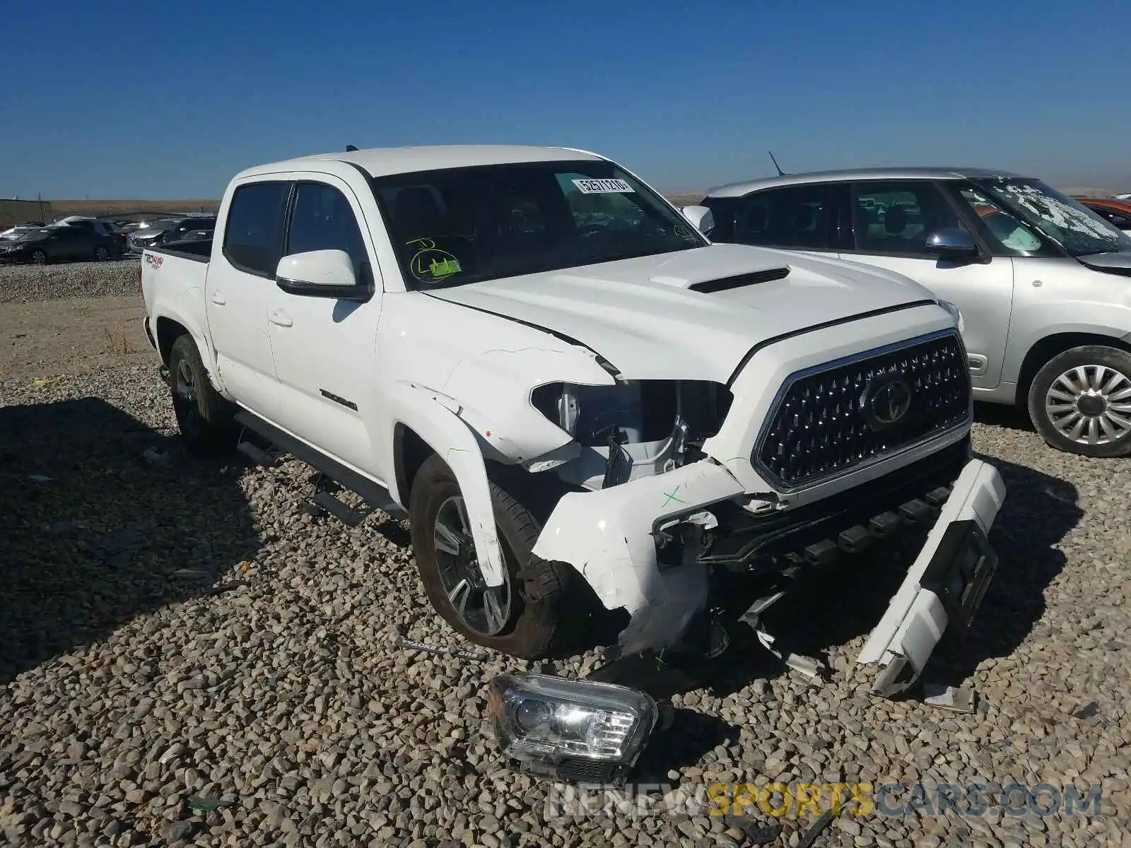 1 Photograph of a damaged car 3TMCZ5AN8KM240116 TOYOTA TACOMA 2019