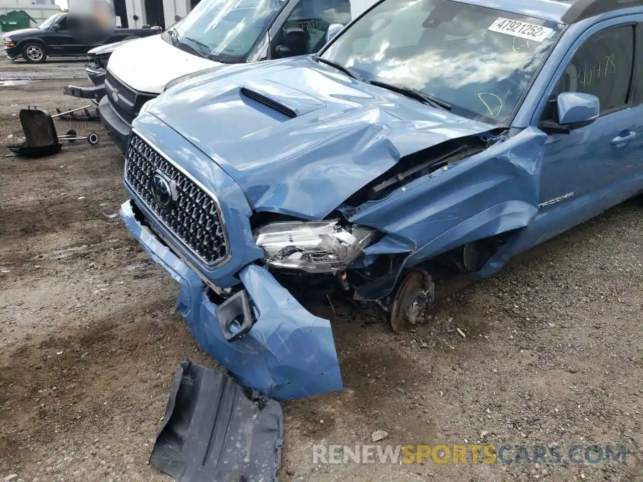 9 Photograph of a damaged car 3TMCZ5AN8KM241735 TOYOTA TACOMA 2019