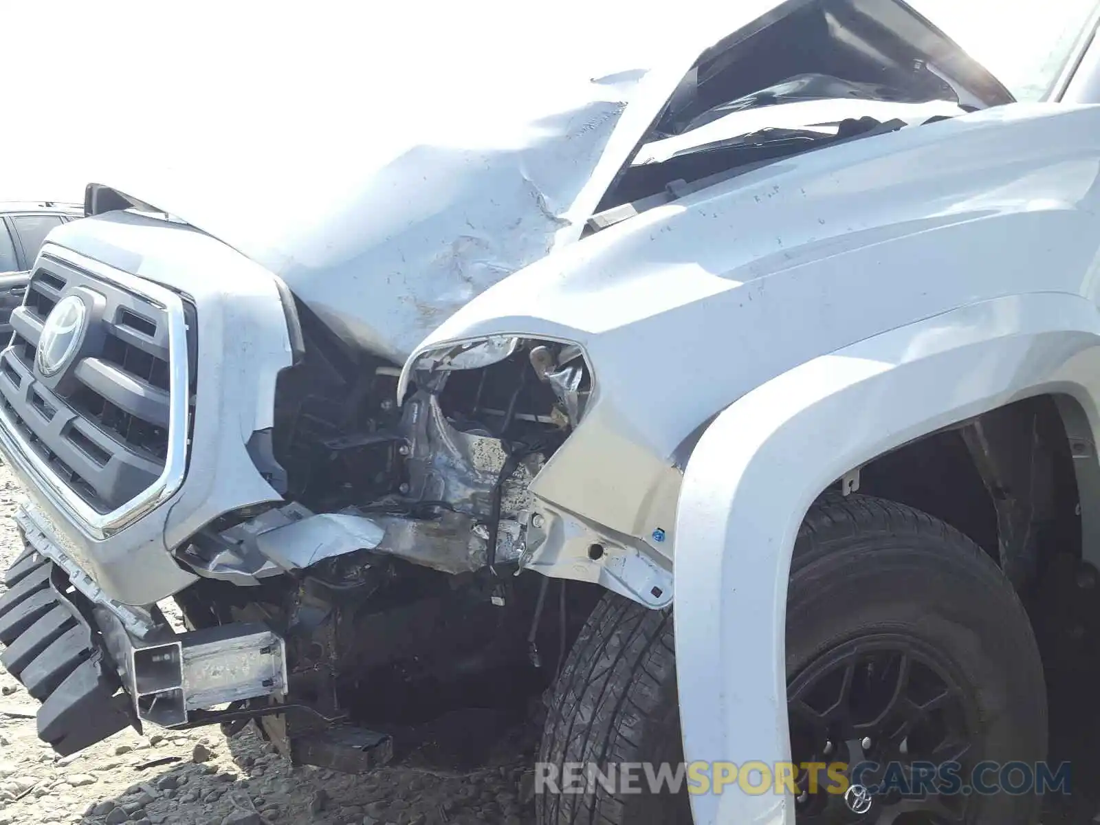 9 Photograph of a damaged car 3TMCZ5AN8KM246269 TOYOTA TACOMA 2019