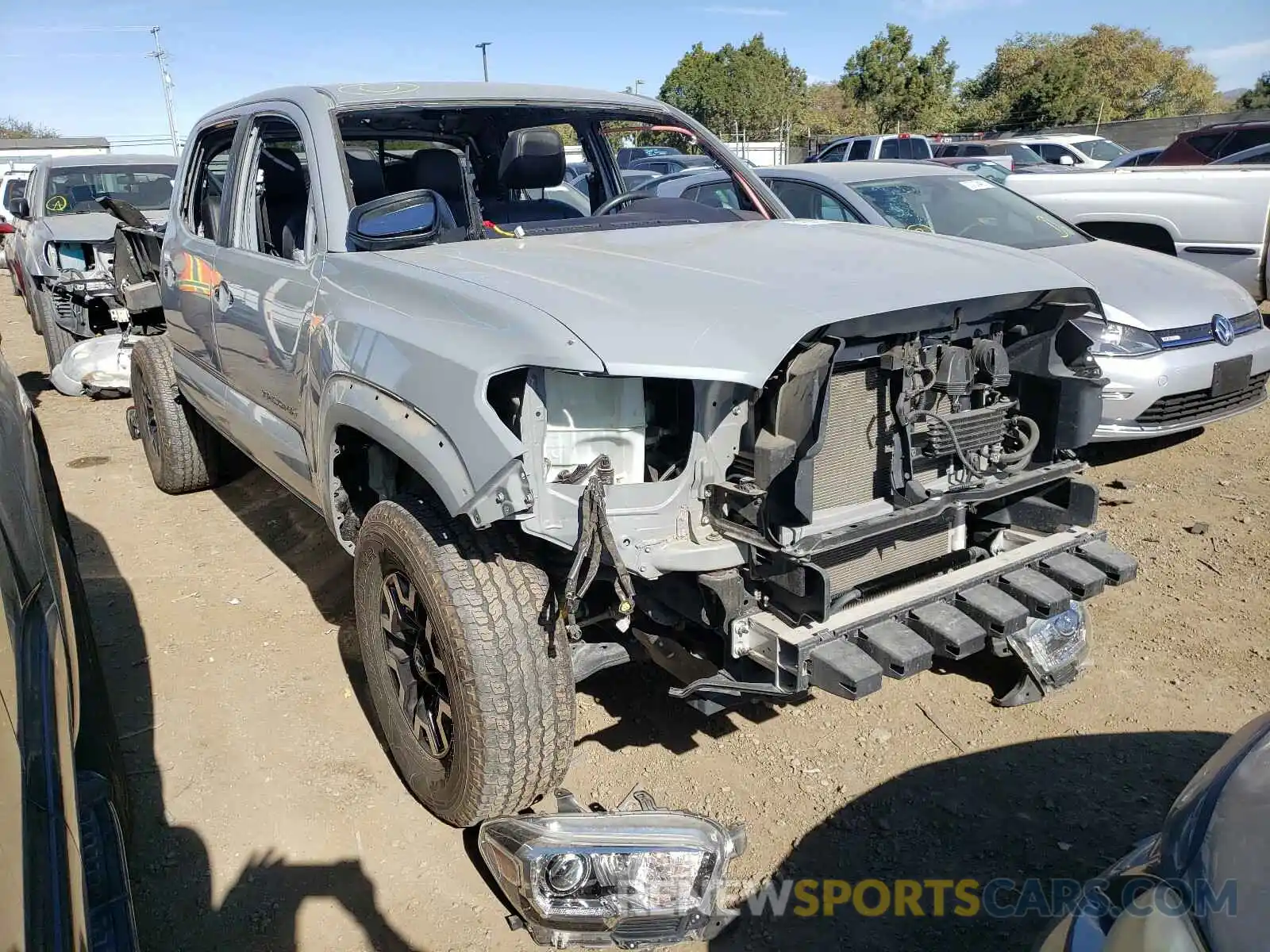 1 Photograph of a damaged car 3TMCZ5AN8KM249544 TOYOTA TACOMA 2019