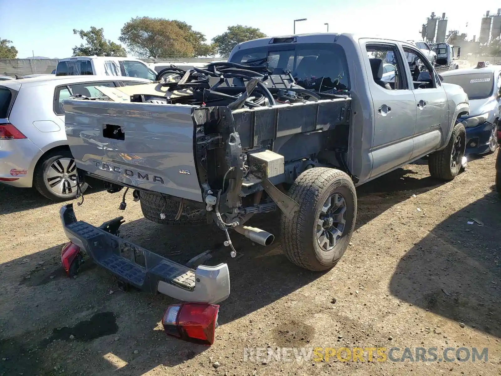 4 Фотография поврежденного автомобиля 3TMCZ5AN8KM249544 TOYOTA TACOMA 2019