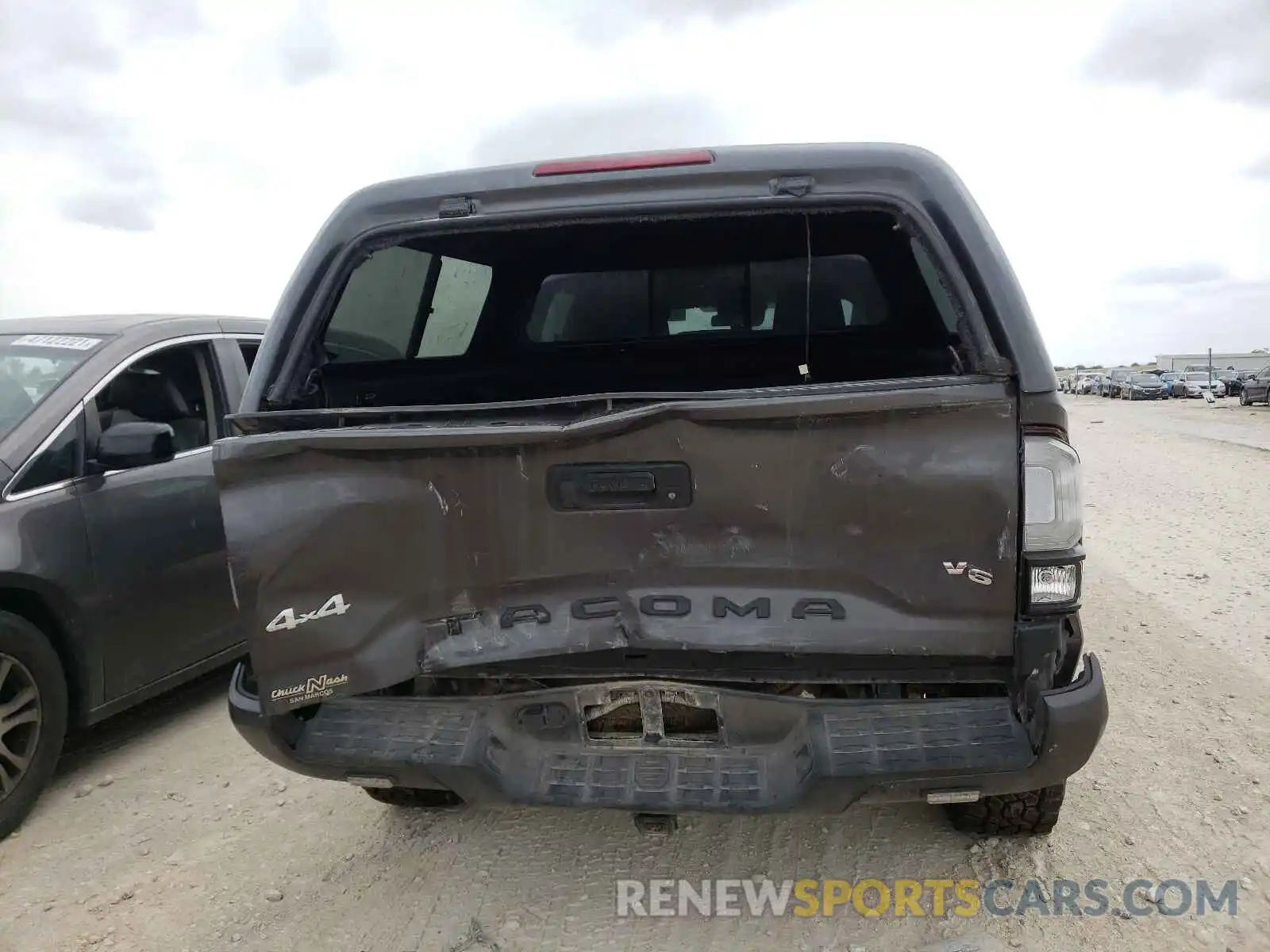 9 Photograph of a damaged car 3TMCZ5AN8KM250337 TOYOTA TACOMA 2019