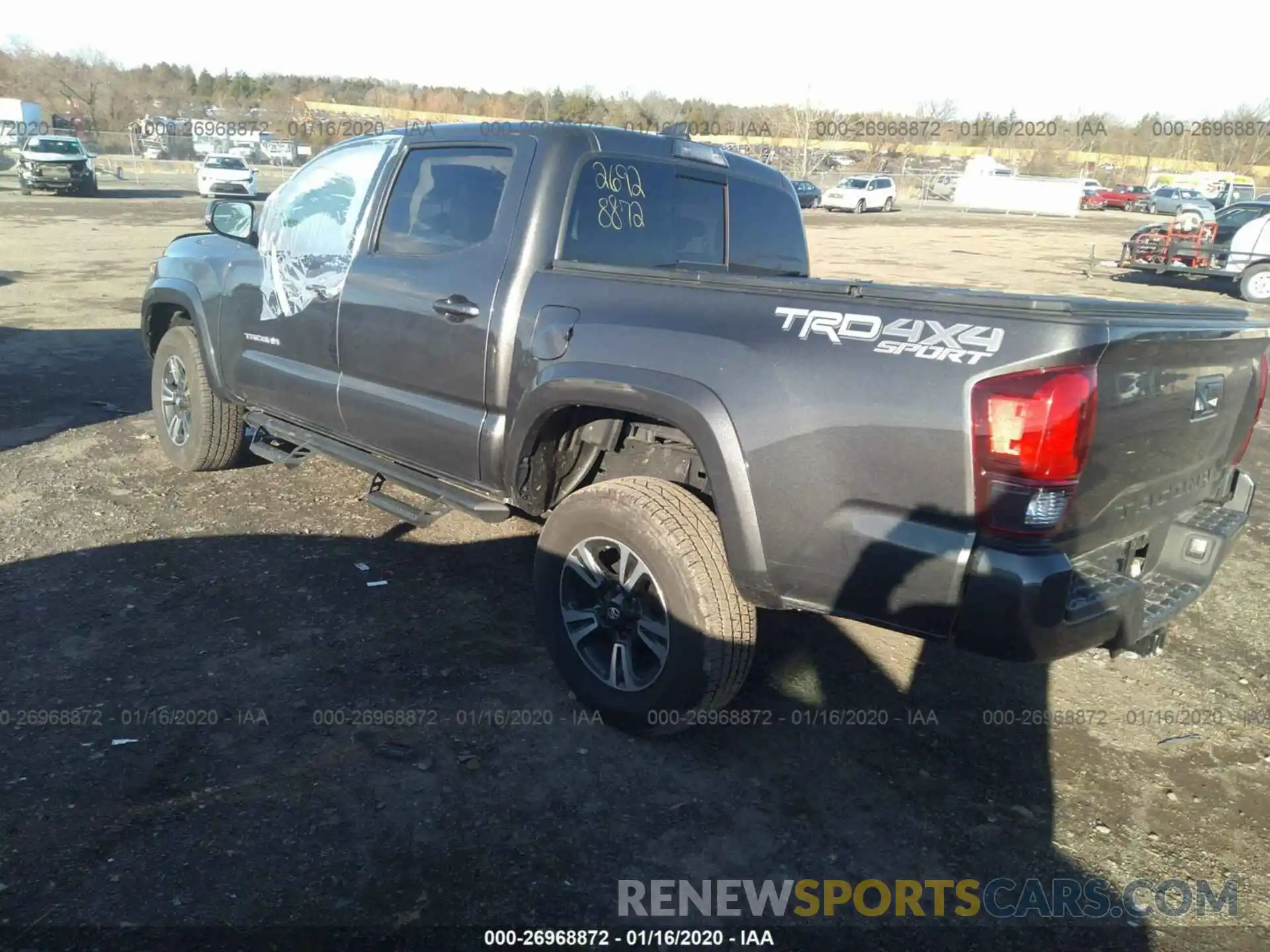 3 Фотография поврежденного автомобиля 3TMCZ5AN8KM253075 TOYOTA TACOMA 2019