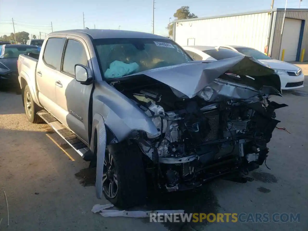 1 Photograph of a damaged car 3TMCZ5AN8KM258728 TOYOTA TACOMA 2019