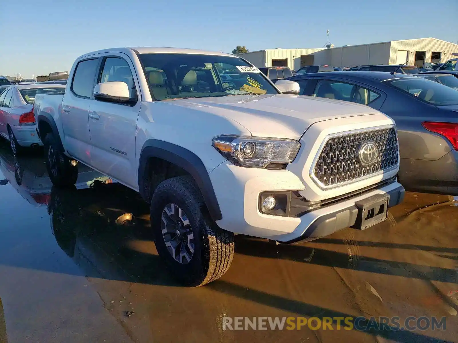 1 Photograph of a damaged car 3TMCZ5AN8KM261015 TOYOTA TACOMA 2019