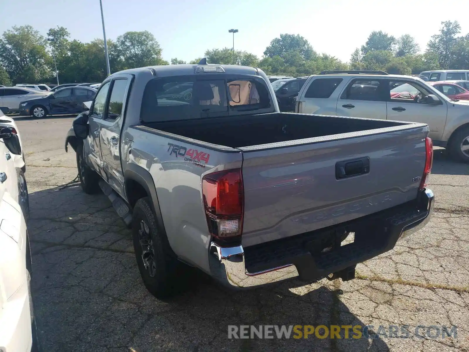 3 Photograph of a damaged car 3TMCZ5AN8KM273326 TOYOTA TACOMA 2019