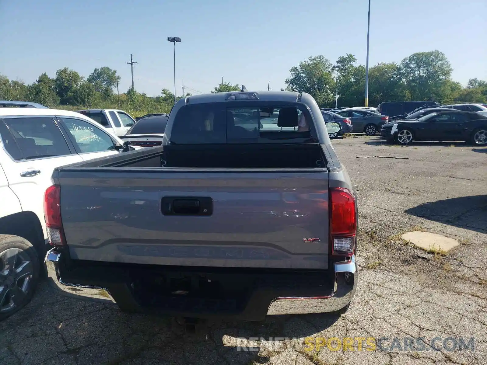 6 Photograph of a damaged car 3TMCZ5AN8KM273326 TOYOTA TACOMA 2019