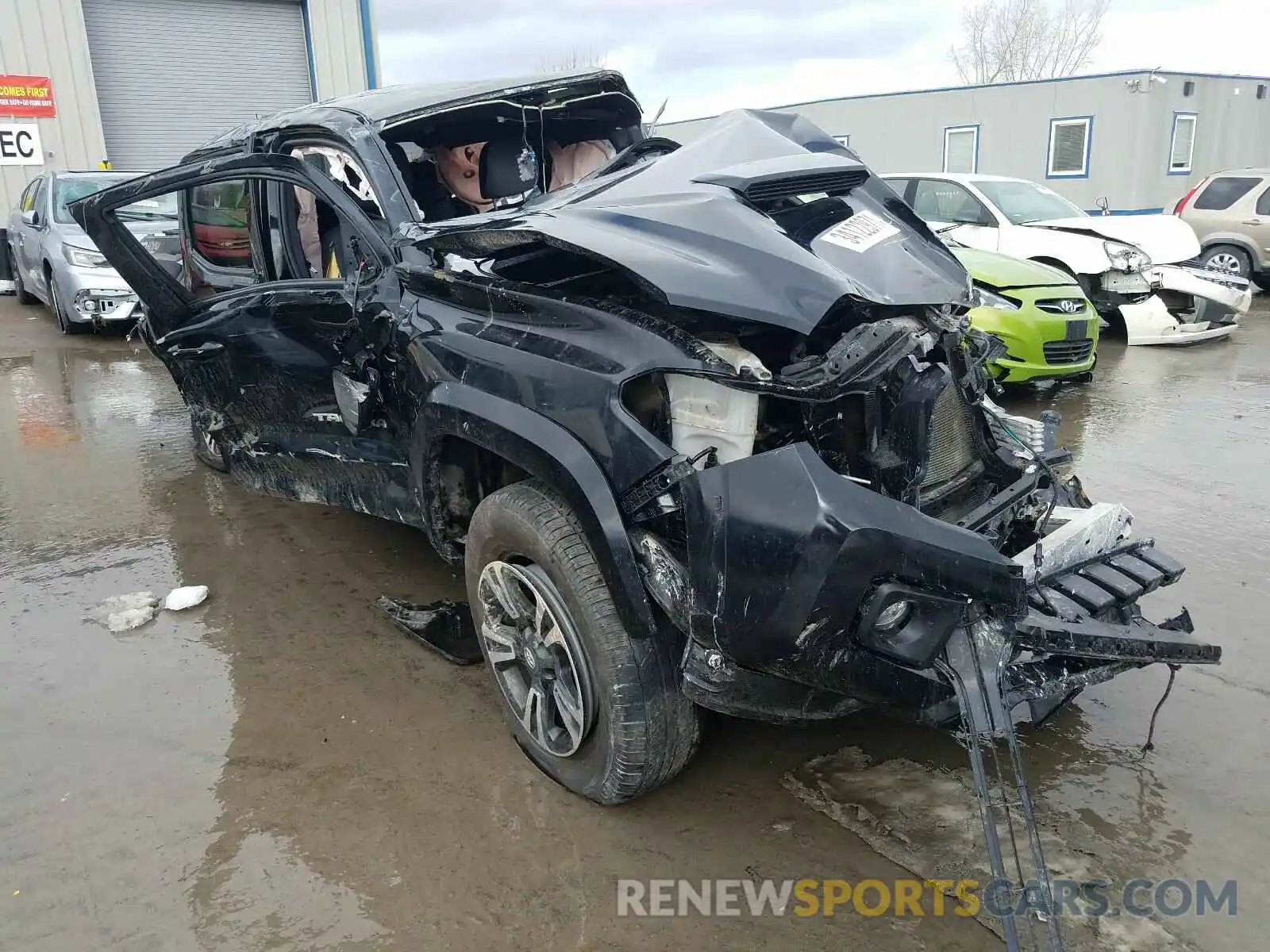 1 Photograph of a damaged car 3TMCZ5AN8KM276534 TOYOTA TACOMA 2019