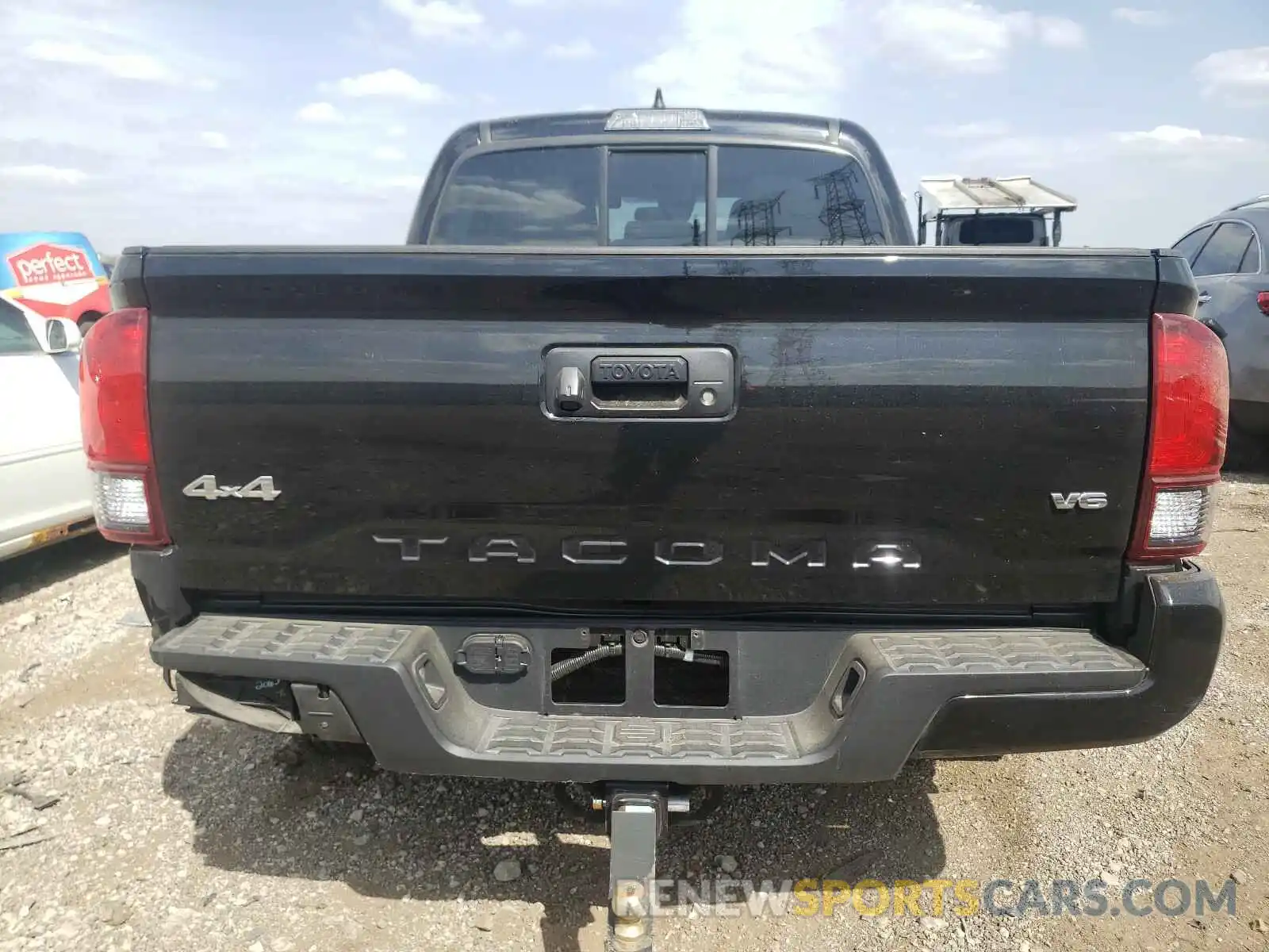 9 Photograph of a damaged car 3TMCZ5AN8KM281524 TOYOTA TACOMA 2019