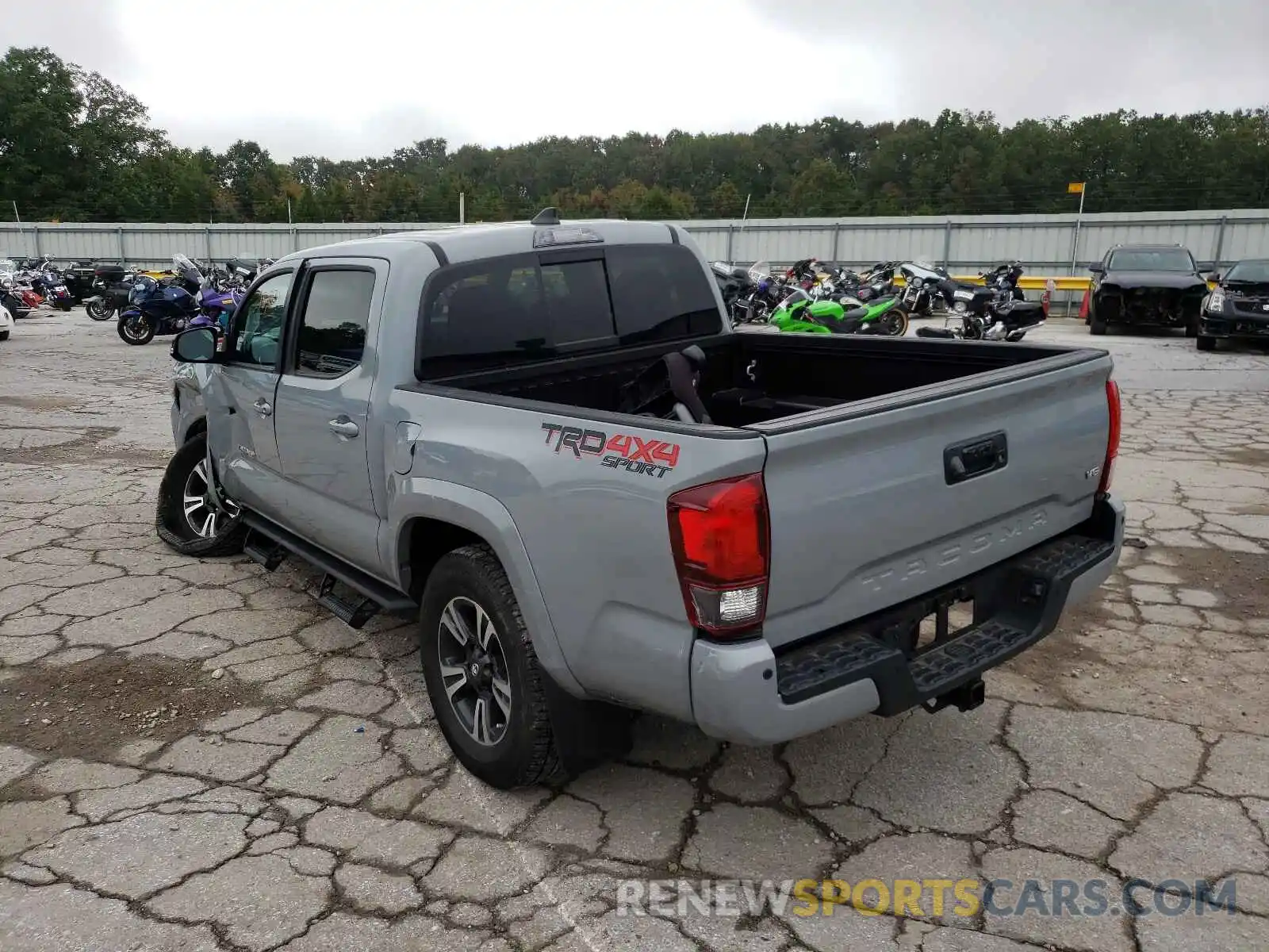 3 Photograph of a damaged car 3TMCZ5AN8KM282950 TOYOTA TACOMA 2019