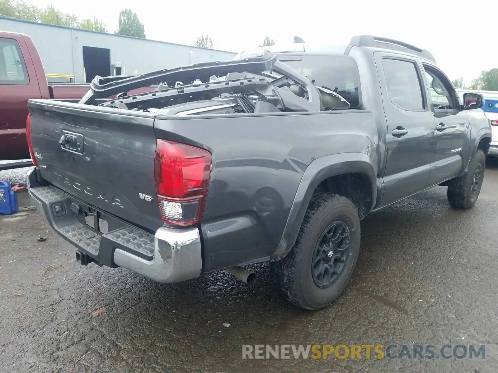 4 Photograph of a damaged car 3TMCZ5AN8KM284942 TOYOTA TACOMA 2019