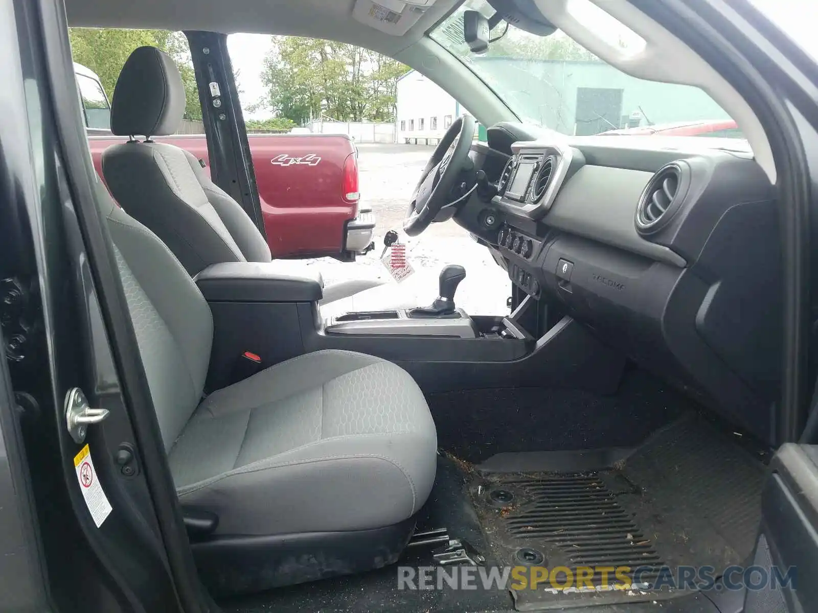 5 Photograph of a damaged car 3TMCZ5AN8KM284942 TOYOTA TACOMA 2019