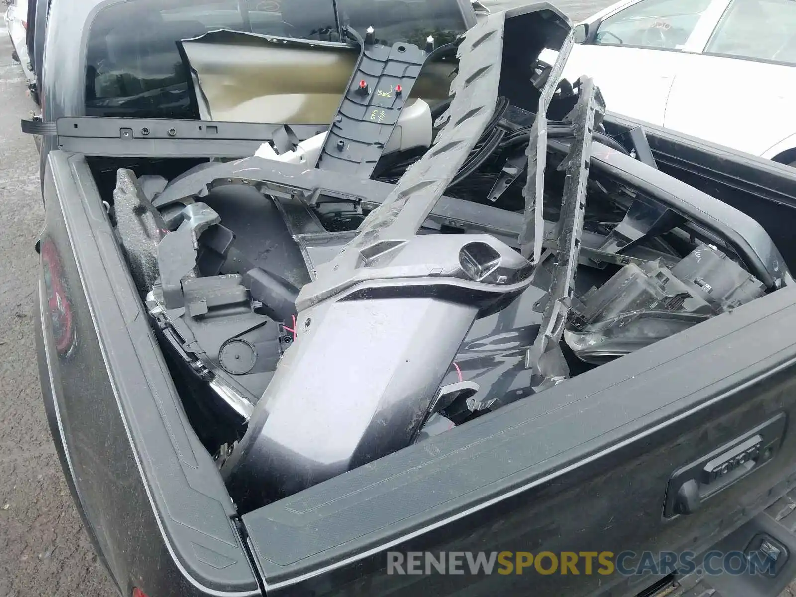 9 Photograph of a damaged car 3TMCZ5AN8KM284942 TOYOTA TACOMA 2019