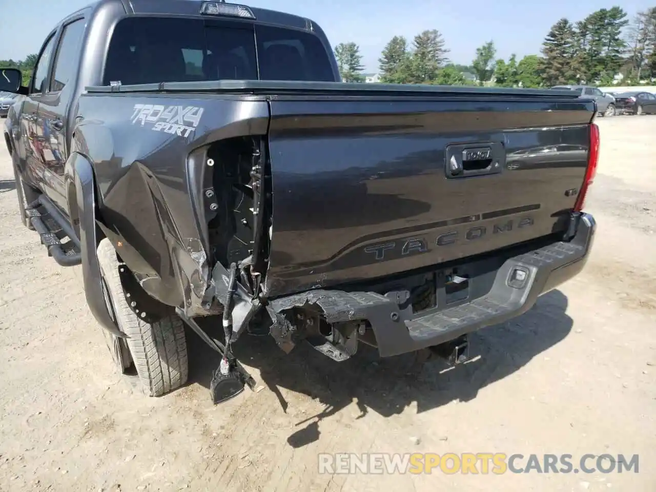 9 Photograph of a damaged car 3TMCZ5AN9KM188995 TOYOTA TACOMA 2019