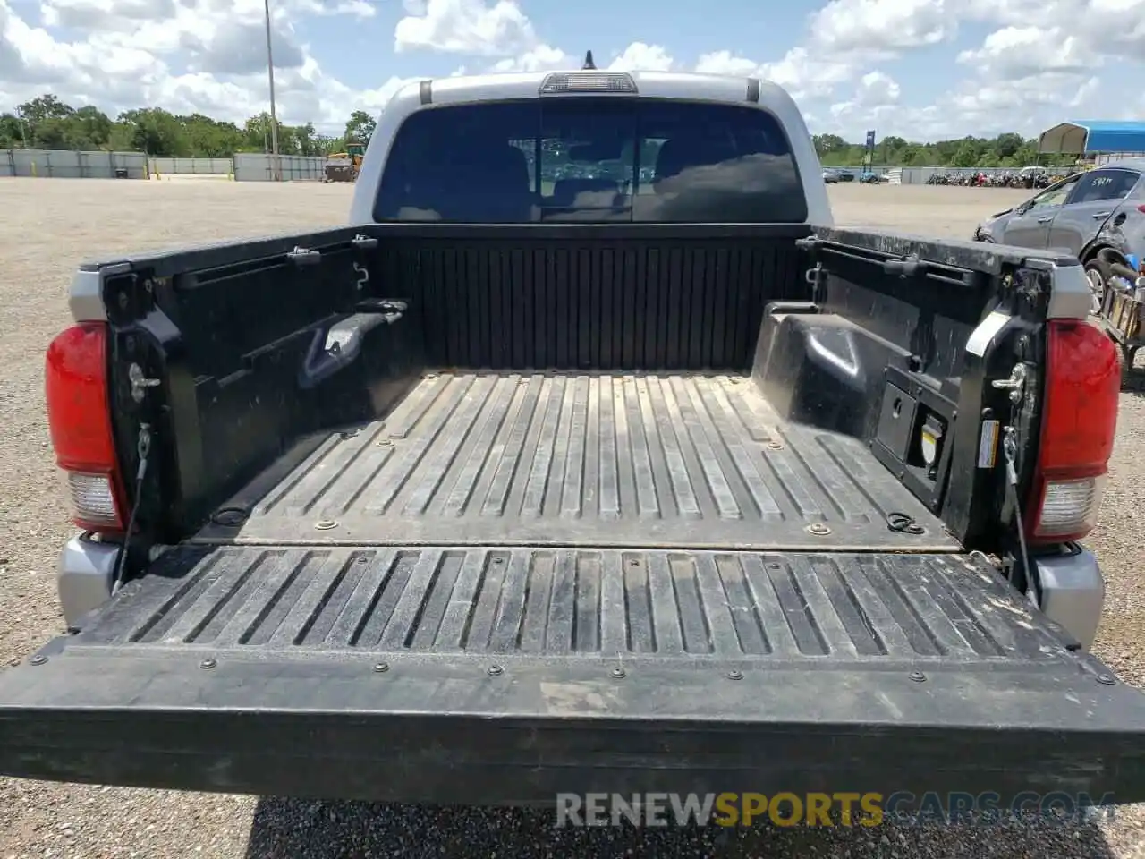 9 Photograph of a damaged car 3TMCZ5AN9KM191007 TOYOTA TACOMA 2019