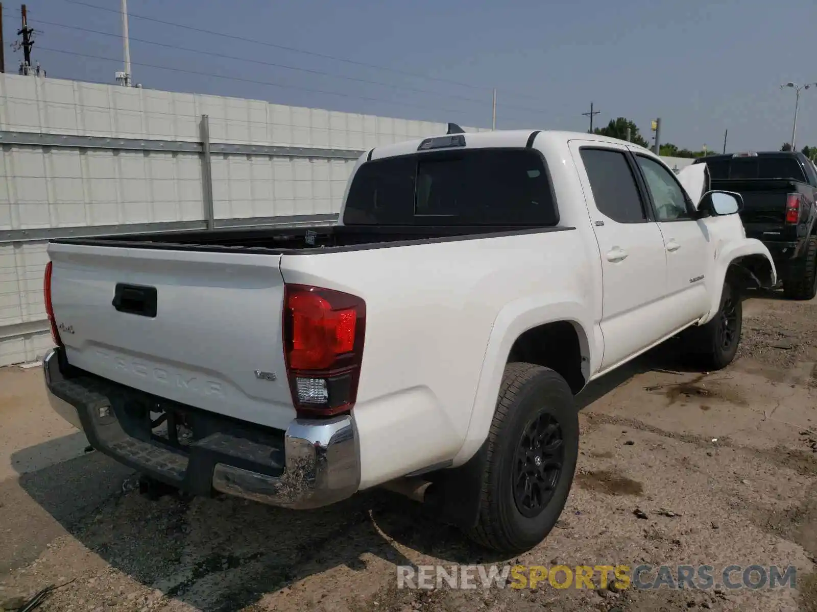 4 Photograph of a damaged car 3TMCZ5AN9KM192898 TOYOTA TACOMA 2019