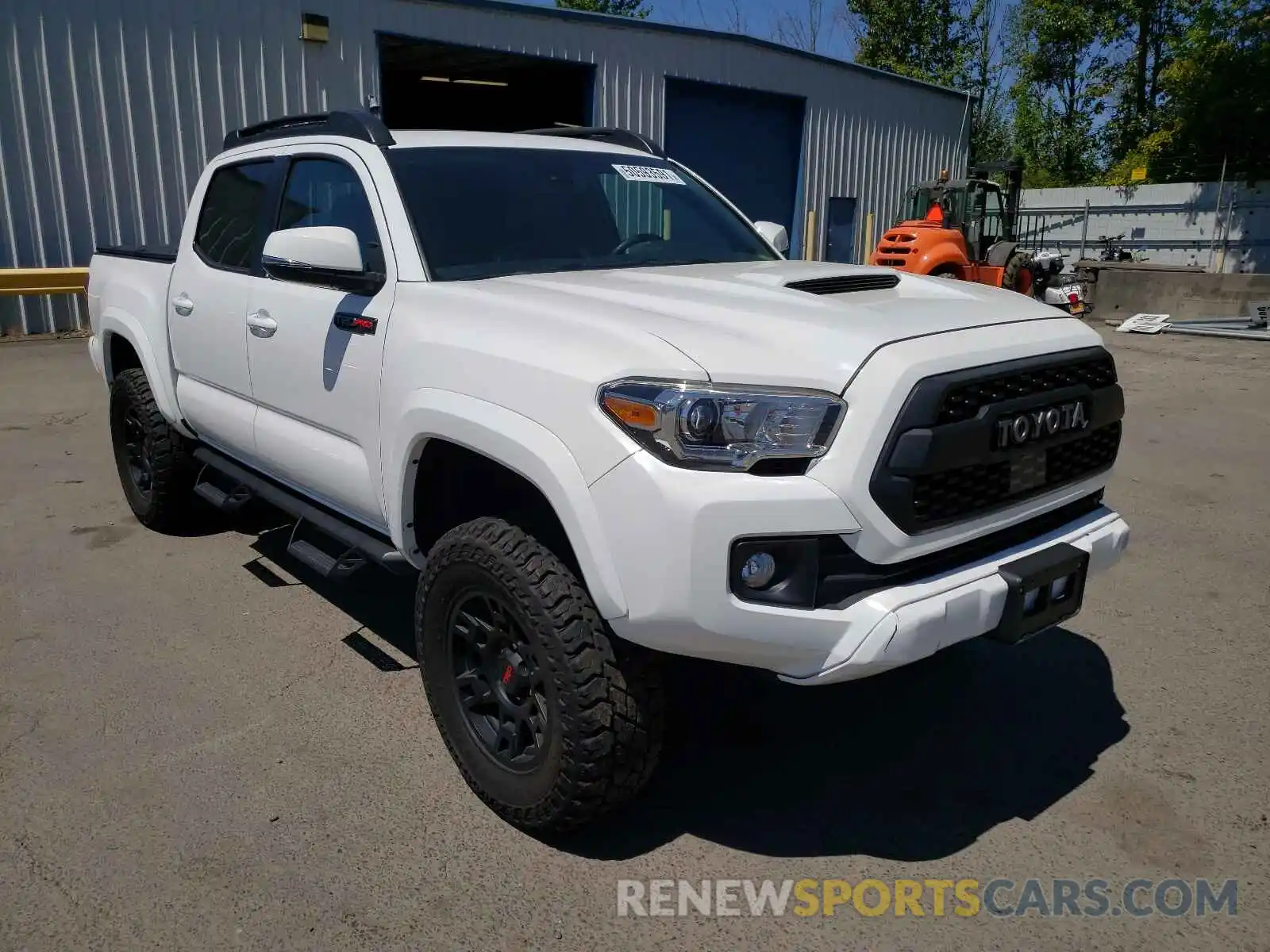 1 Photograph of a damaged car 3TMCZ5AN9KM195042 TOYOTA TACOMA 2019