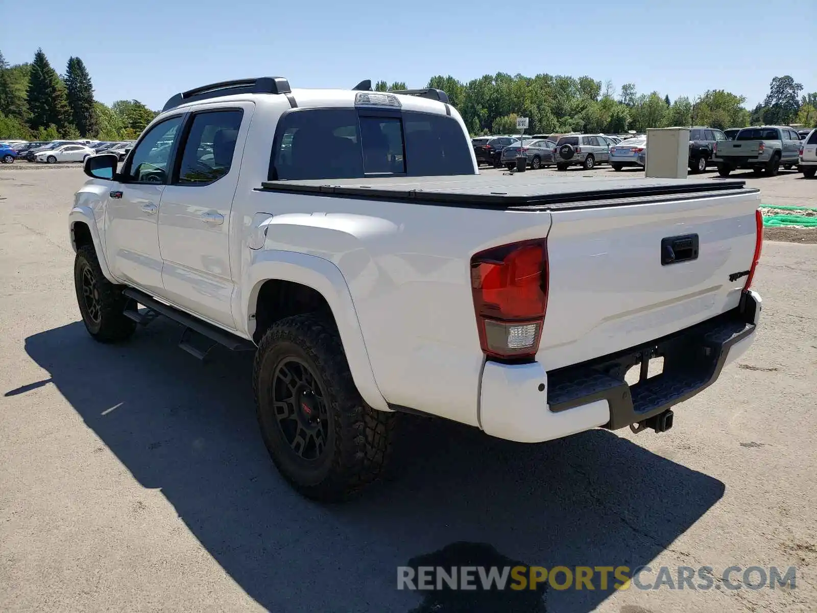 3 Photograph of a damaged car 3TMCZ5AN9KM195042 TOYOTA TACOMA 2019