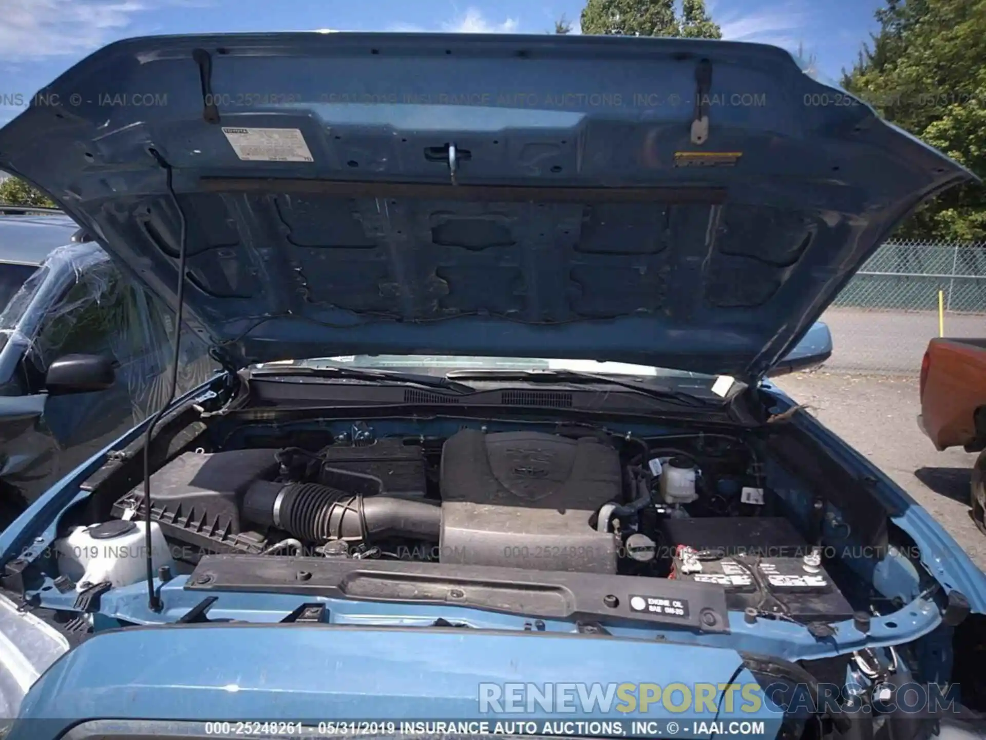 10 Photograph of a damaged car 3TMCZ5AN9KM199964 TOYOTA TACOMA 2019