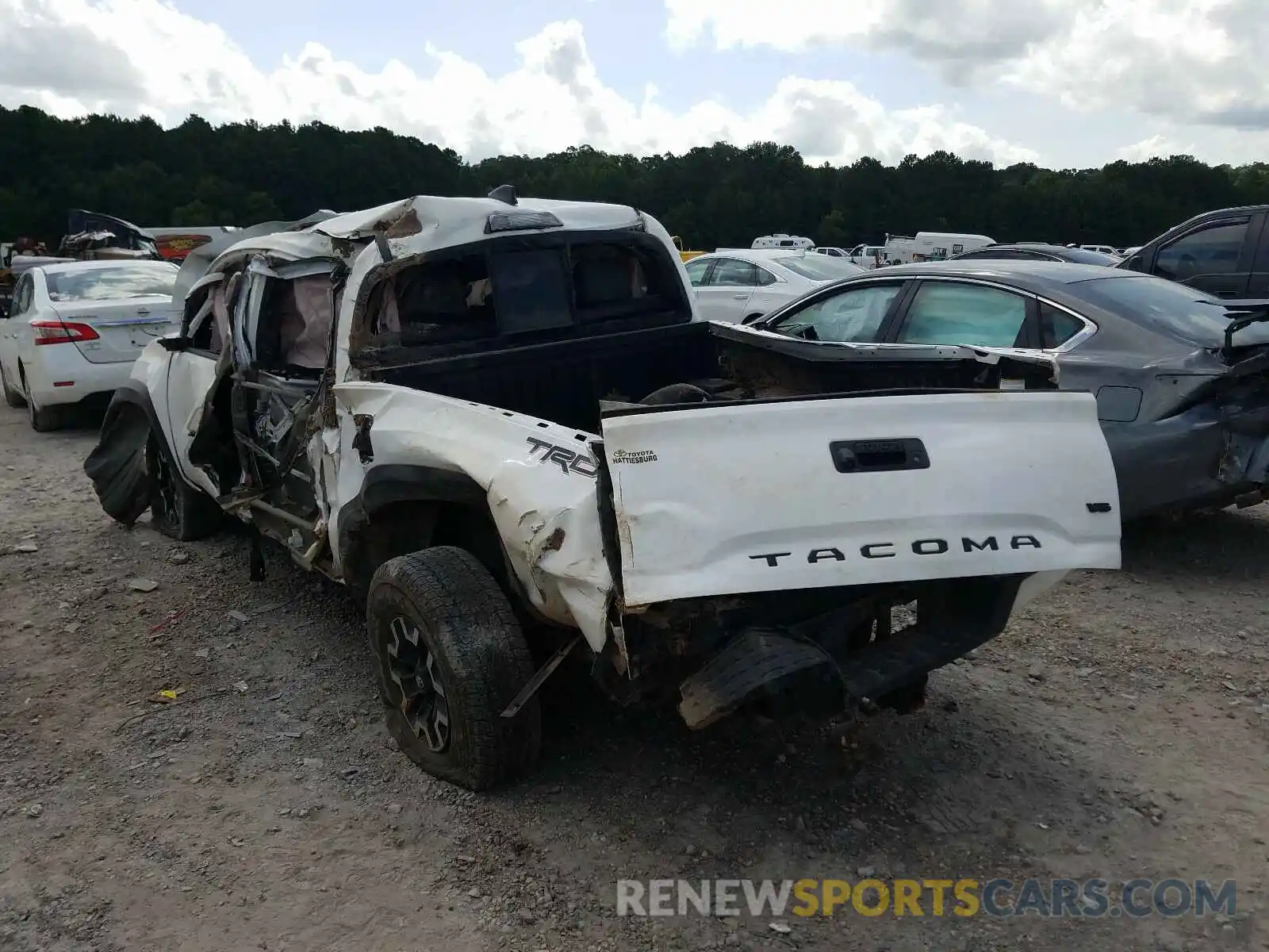 3 Photograph of a damaged car 3TMCZ5AN9KM200076 TOYOTA TACOMA 2019