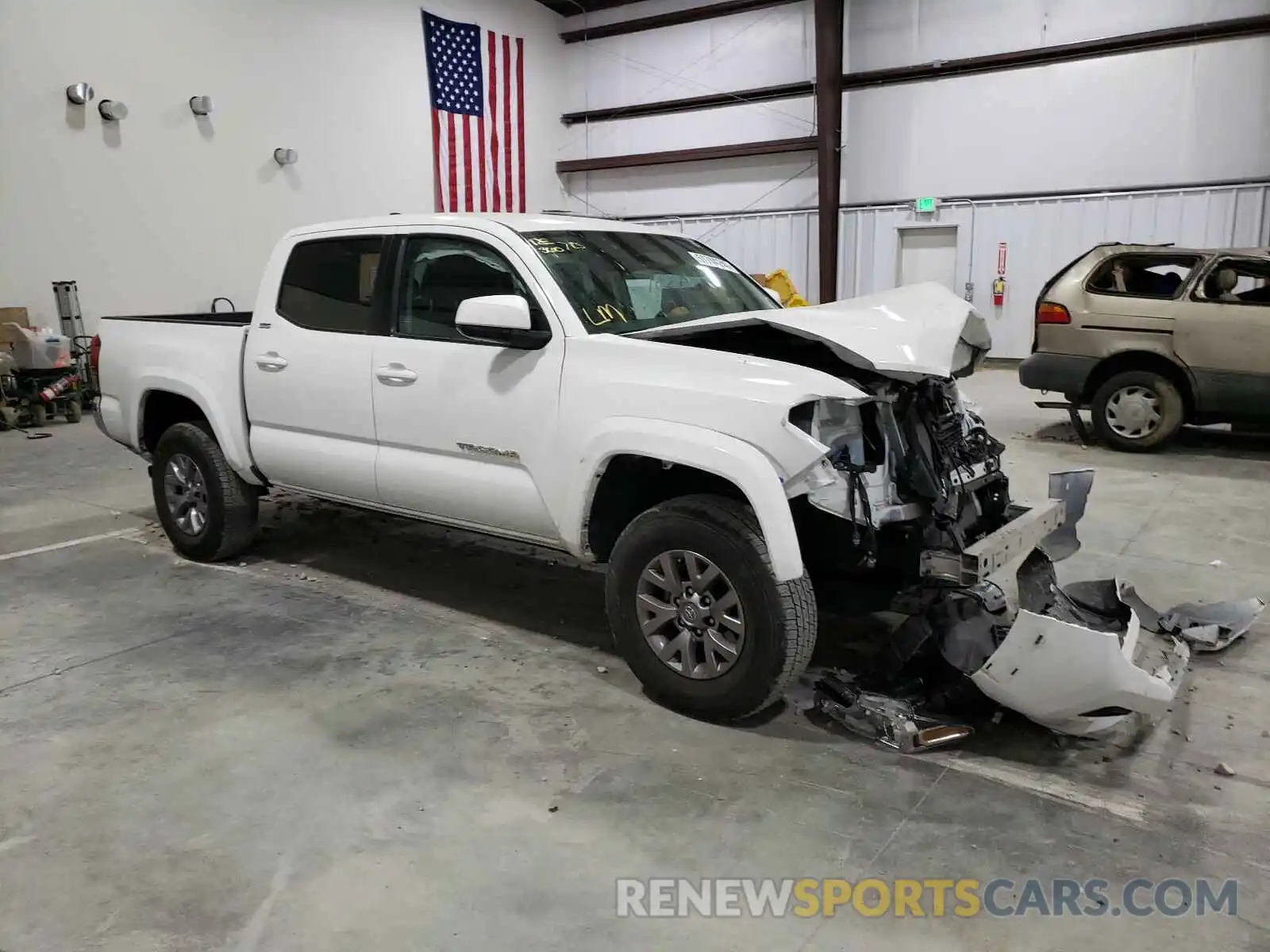 1 Photograph of a damaged car 3TMCZ5AN9KM201910 TOYOTA TACOMA 2019