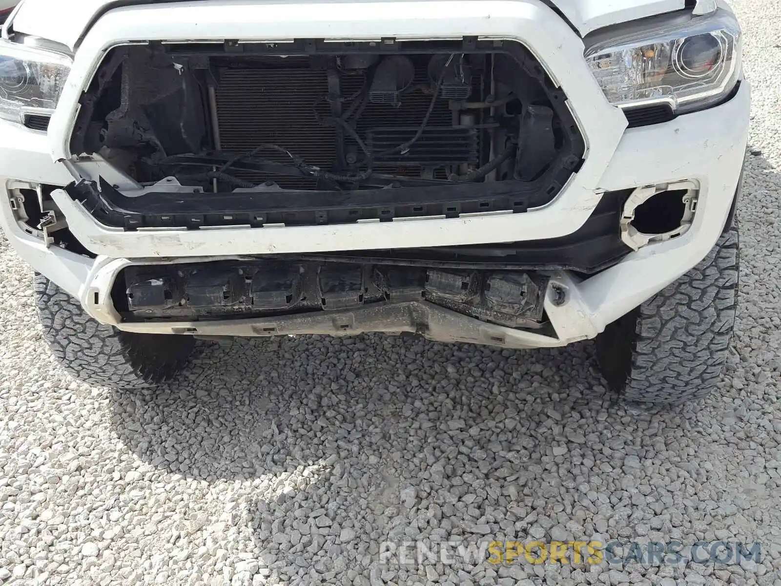 9 Photograph of a damaged car 3TMCZ5AN9KM201941 TOYOTA TACOMA 2019