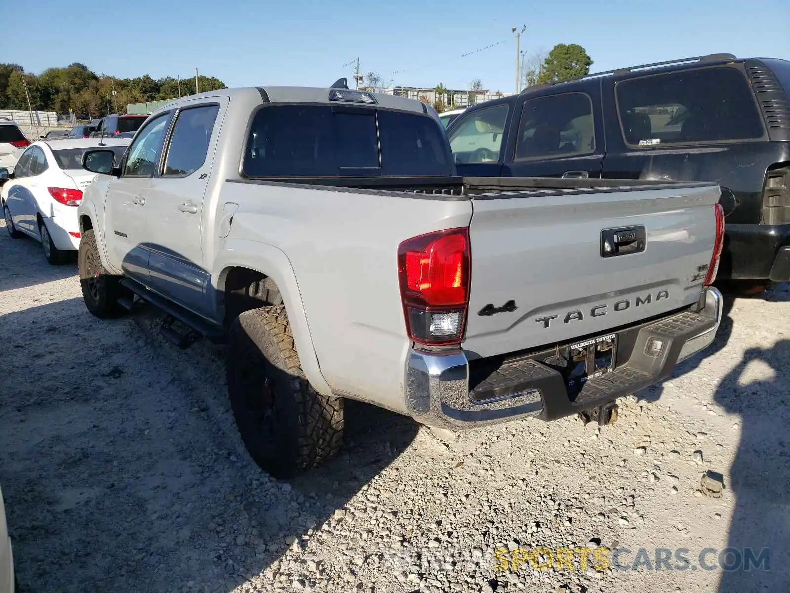 3 Photograph of a damaged car 3TMCZ5AN9KM203253 TOYOTA TACOMA 2019