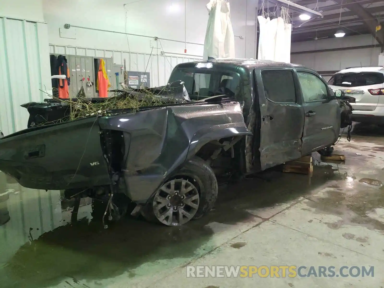 4 Photograph of a damaged car 3TMCZ5AN9KM203463 TOYOTA TACOMA 2019