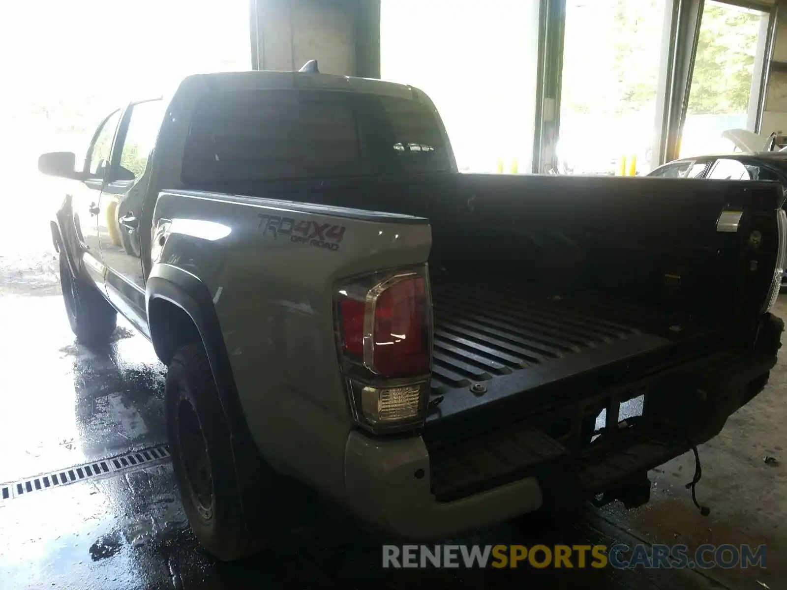 3 Photograph of a damaged car 3TMCZ5AN9KM204063 TOYOTA TACOMA 2019