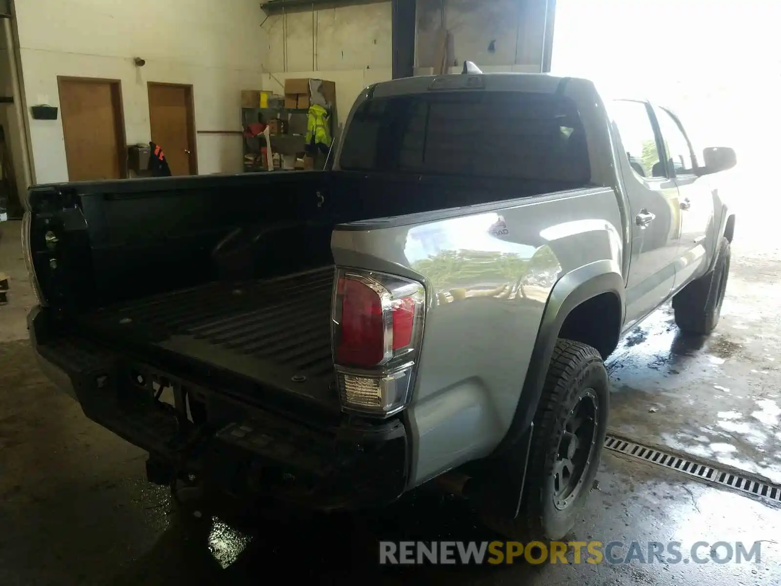 4 Photograph of a damaged car 3TMCZ5AN9KM204063 TOYOTA TACOMA 2019