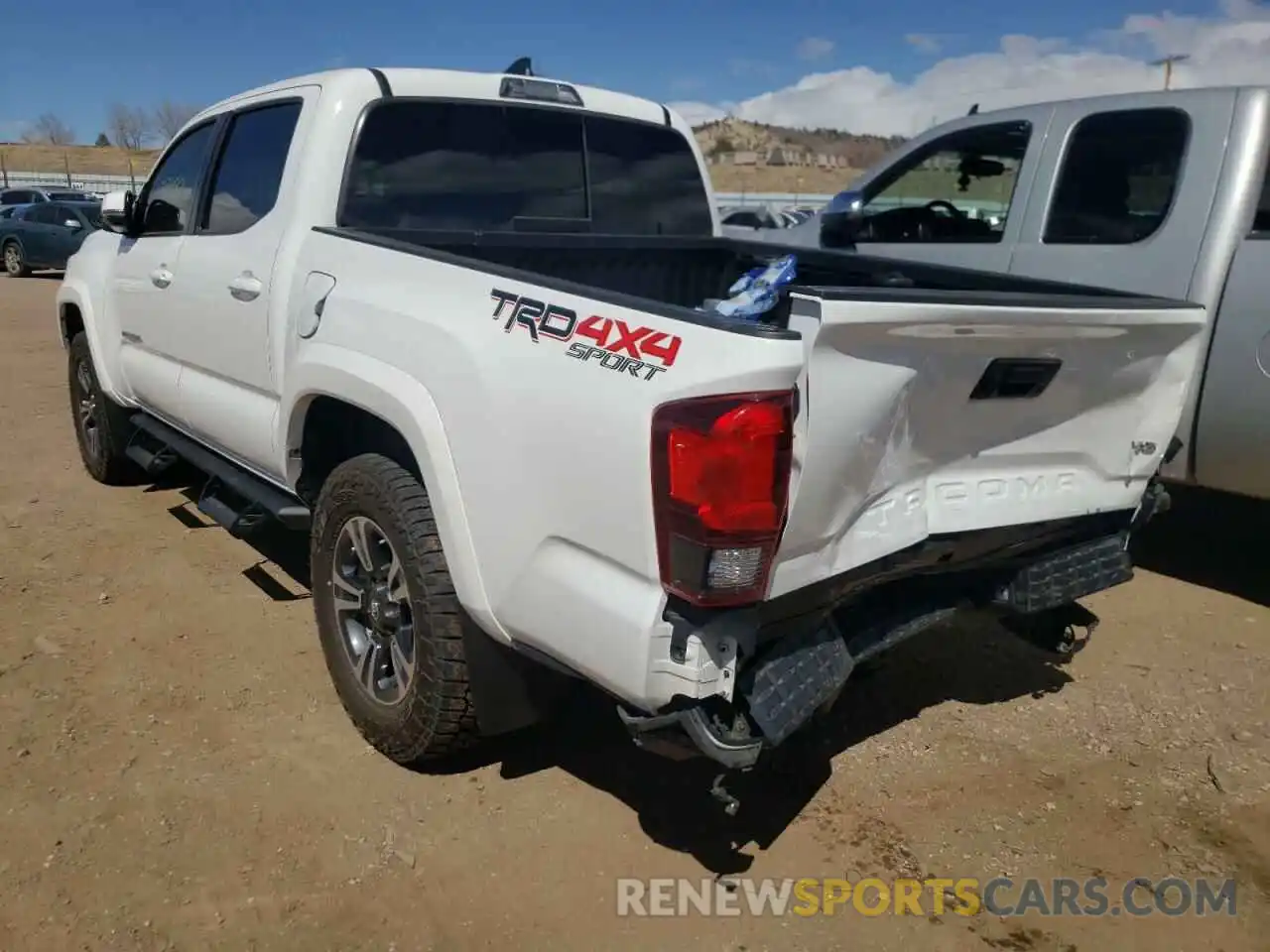 3 Photograph of a damaged car 3TMCZ5AN9KM208422 TOYOTA TACOMA 2019