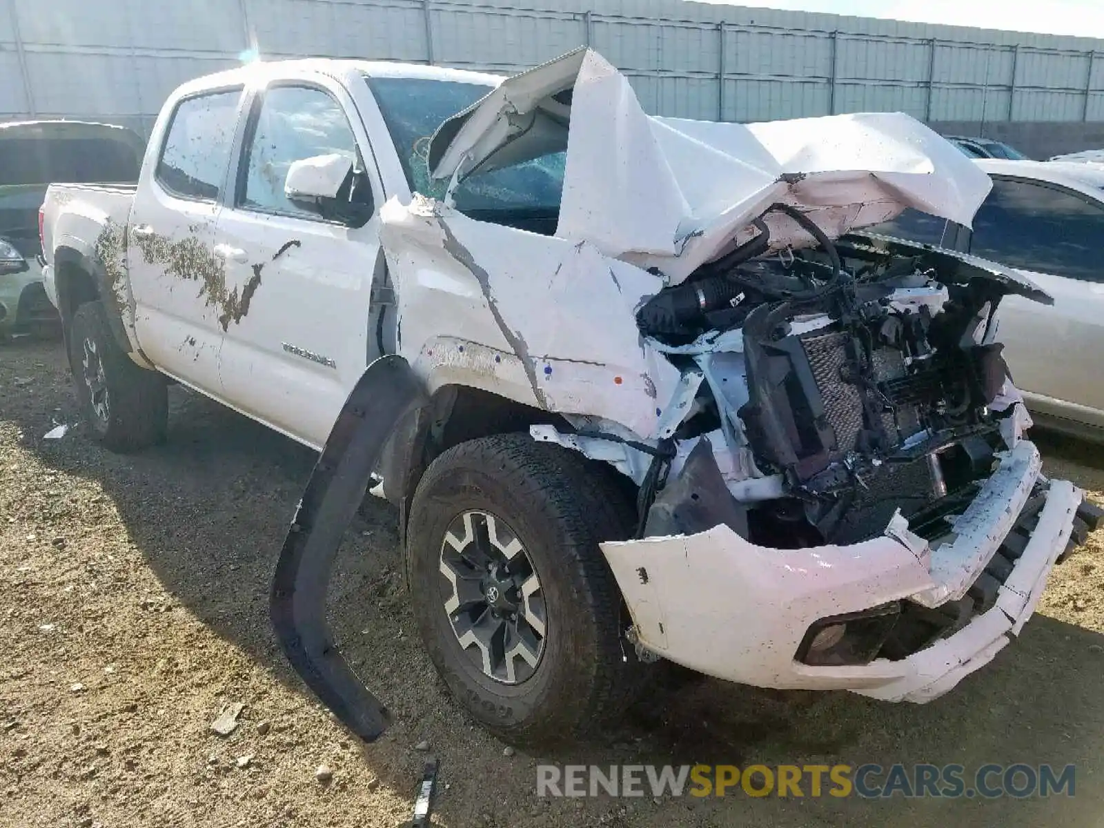 1 Photograph of a damaged car 3TMCZ5AN9KM211143 TOYOTA TACOMA 2019