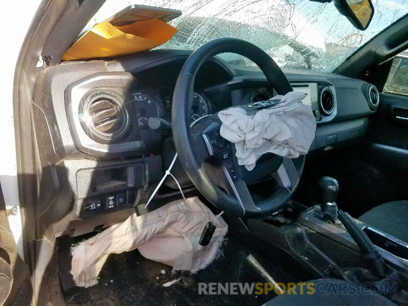 9 Photograph of a damaged car 3TMCZ5AN9KM211143 TOYOTA TACOMA 2019