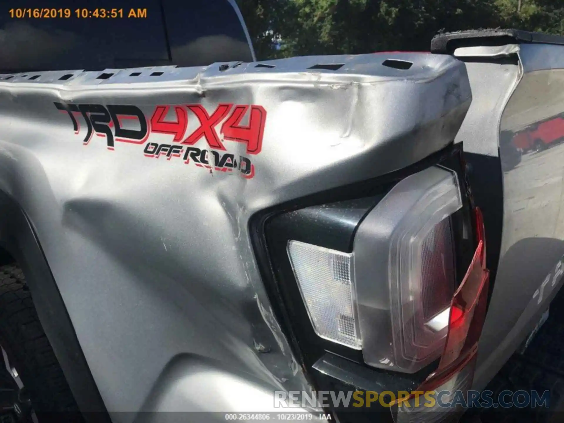 12 Photograph of a damaged car 3TMCZ5AN9KM222580 TOYOTA TACOMA 2019