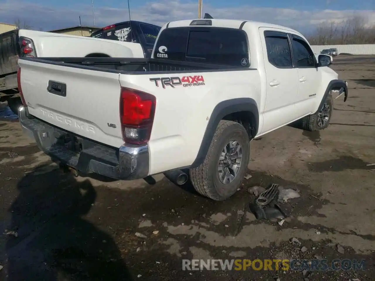 4 Photograph of a damaged car 3TMCZ5AN9KM224376 TOYOTA TACOMA 2019