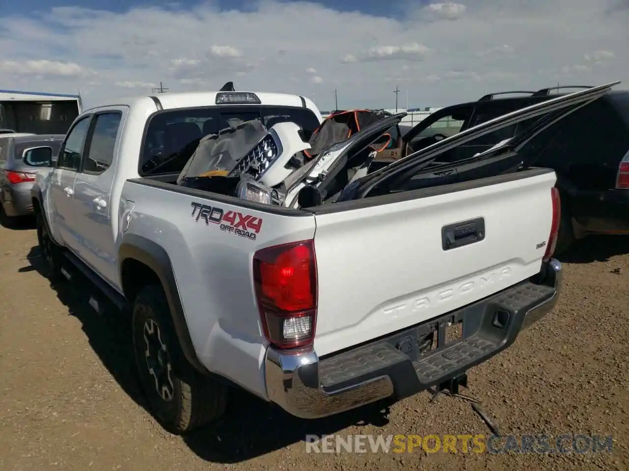 3 Photograph of a damaged car 3TMCZ5AN9KM224409 TOYOTA TACOMA 2019